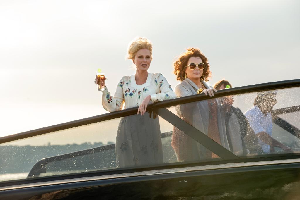 IMDb's tweet photo. The IMDb Summer 2016 Movie Guide https://t.co/XNwcl9FFQz https://t.co/0YP1odLjXI