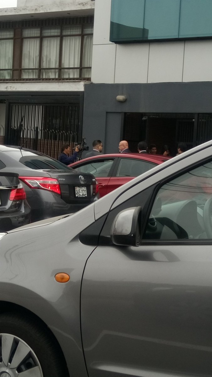 tica0211's tweet image. #Techito Bruce en entrevista!