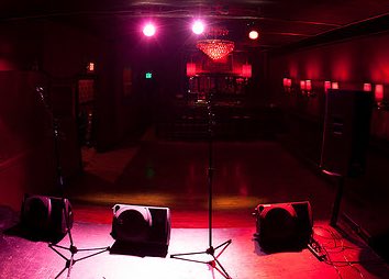 CourtingComedy's tweet image. It's 7/11. Grab a slurpee. See some free comedy. courtingcomedy.com/post/147250065… #sfcomedy #tonight #bayarea