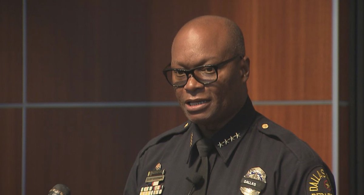 WATCH LIVE @DallasPD holds holds news conference on police shootings bit.ly/29JB37F?utm_me… https://t.co/xYILDsJrkh