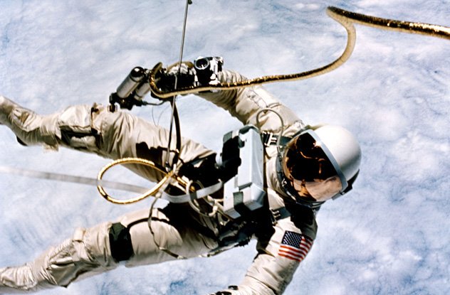 topik_in's tweet photo. 10 Historic #Photos Showing The #Evolution Of #Space Exploration https://t.co/BTJrVUcvQe #Topik_in https://t.co/7oyQWGLfrK