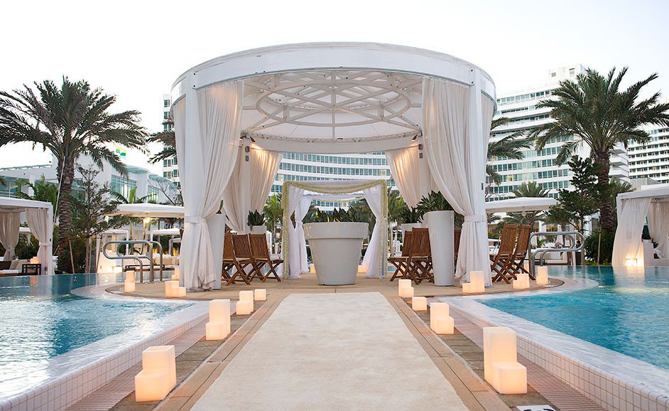 WedLocation's tweet image. #Fontainebleau offers glamour, style, romance &amp;amp; fun on your #WeddingDay ow.ly/v9vW302871d #WeddingLocation