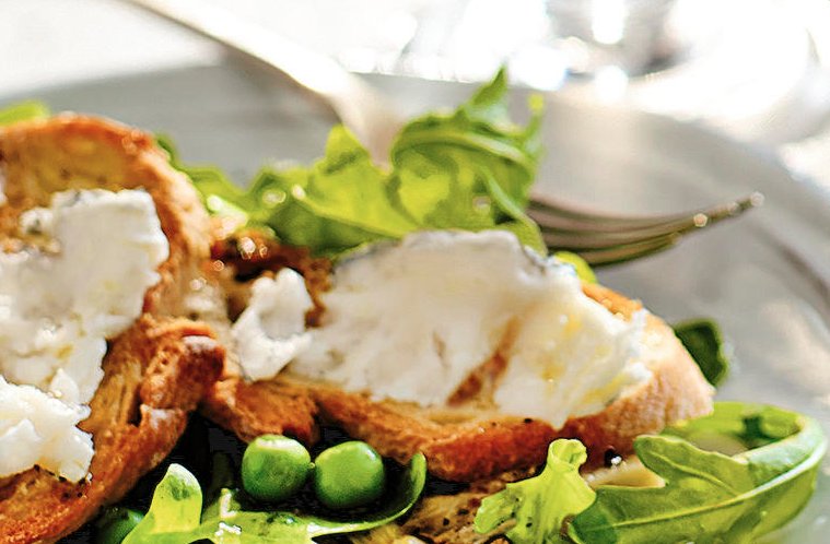 TheBathMagazine's tweet photo. It's #GreatBritishPeaWeek! So why not try our pea, artichoke &amp; goat's cheese salad? https://t.co/mOcm5J1duB https://t.co/Ij9ZOgcvTC