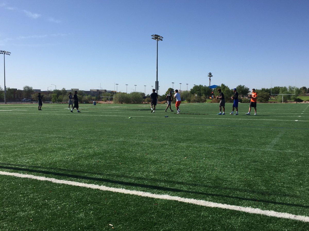mtrobinson's tweet photo. Morning QB work with @GunslingrChris and @DoriansTweets! Get it y'all! #hardwork #makethethrow https://t.co/TWy0L3B9Ub