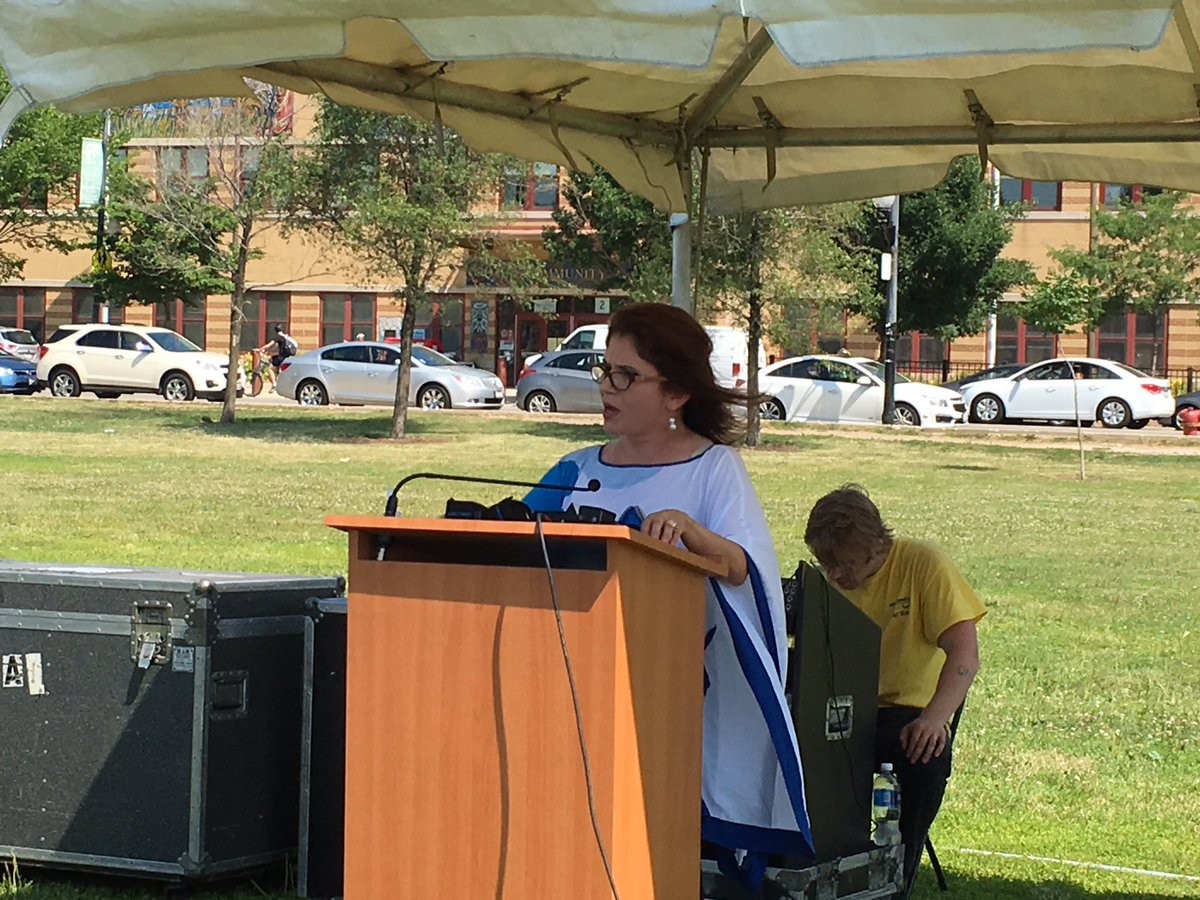 FoodDepository's tweet photo. "The last thing kids should worry about during the summer is having a meal." @LtGovEvelyn at summer meals event. https://t.co/44islke4Ud