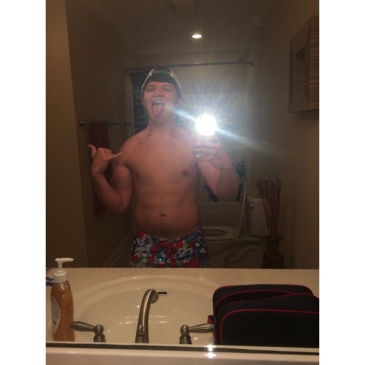 madison_brice's tweet photo. Young, Rich &amp; I'll take yo 💃🏻 https://t.co/Hv1j6uv36n