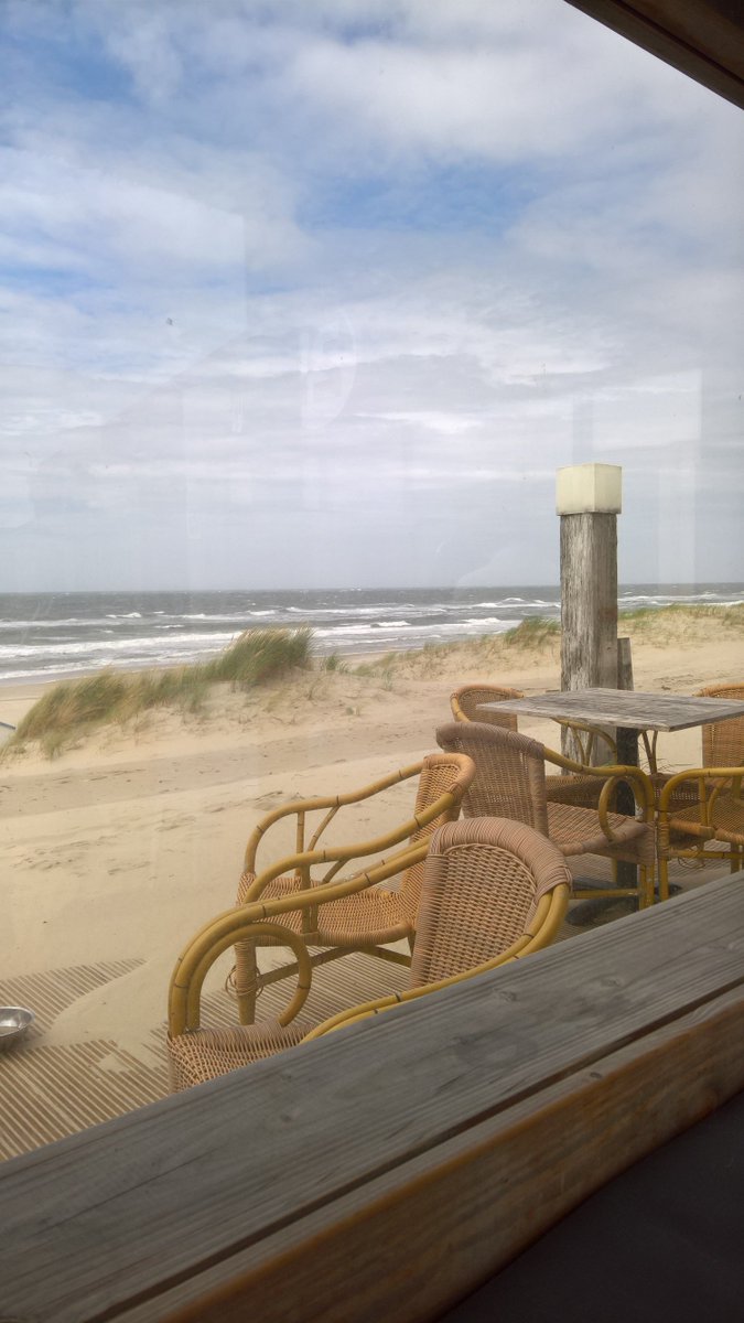 ACvHeijningen's tweet photo. Lekker uitwaaien vandaag op t strand,daarna lunch bij @strandpaviljoen paal 21 #Texel fish and chips zoals het hoort https://t.co/SzTbzL8SLd