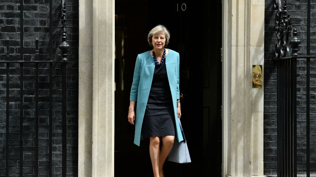 Theresa May deviendra la Première ministre britannique mercredi soir f24.my/29Q3xzf