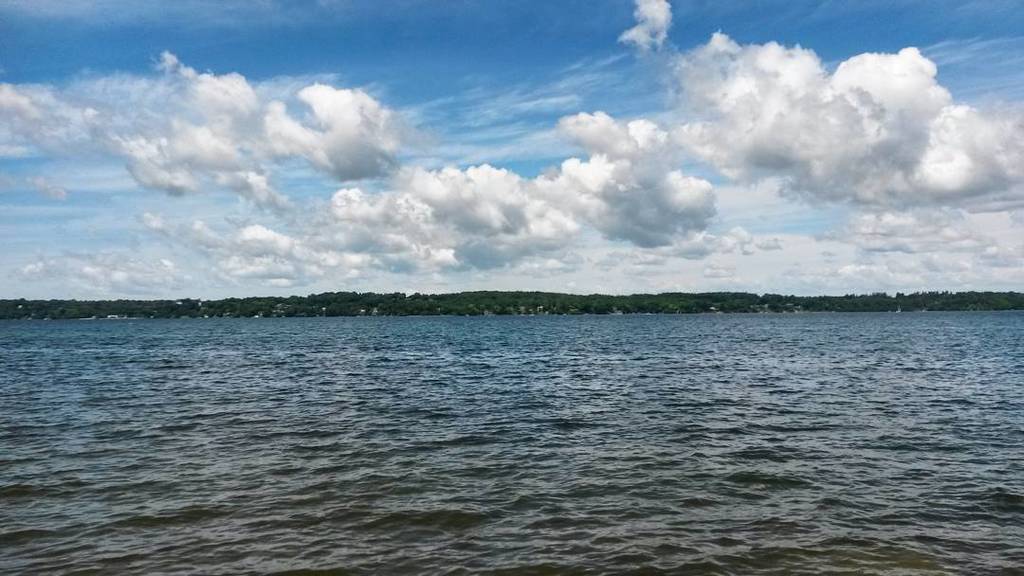 pn_57's tweet photo. Natural attractions of #simcoelake in city of #barrie https://t.co/l3mXhjnmWG https://t.co/5whwhKqN0C