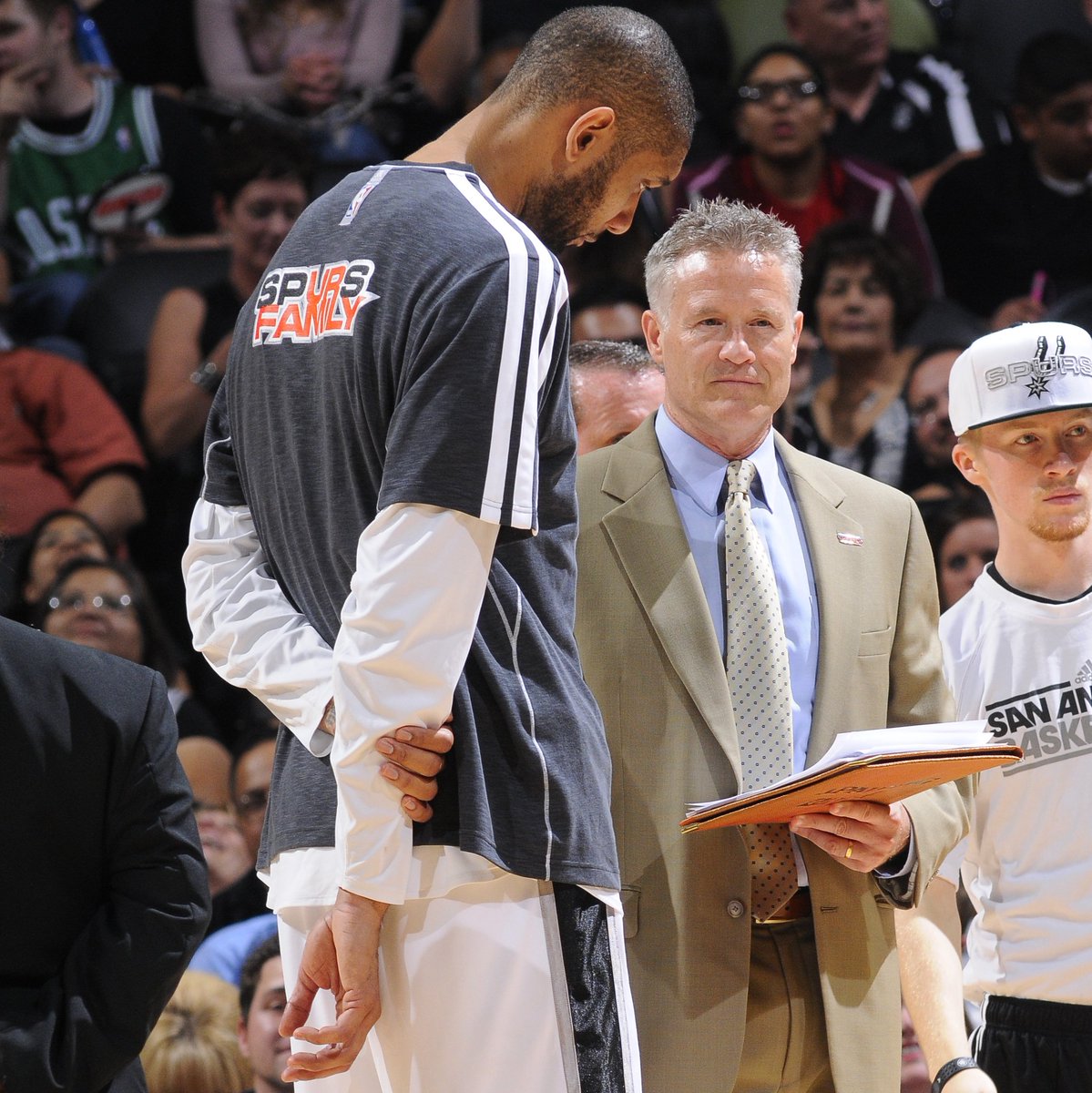 sixers's tweet photo. Salute to a great. #ThankYouTD https://t.co/dKNeMhfKur