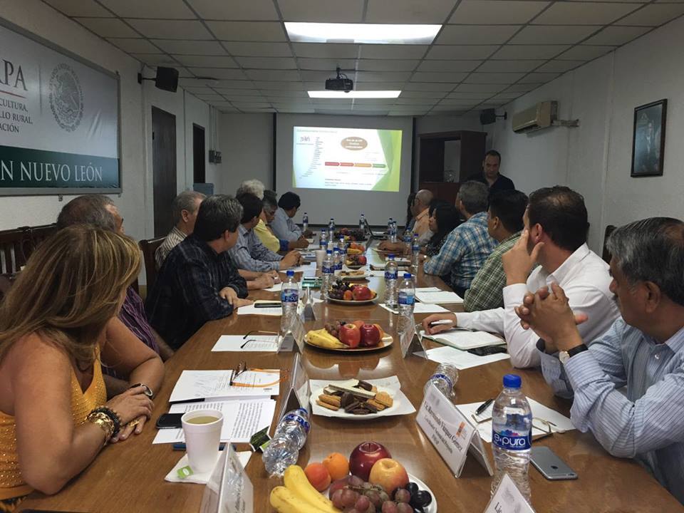 ExtensionismoM's tweet photo. Se reúne @GGroxanaaguirre Directora General #ExMx en #NL para fortalecer acciones del #ComponenteDeExtensionismo2016 https://t.co/9NyI5yMPzx