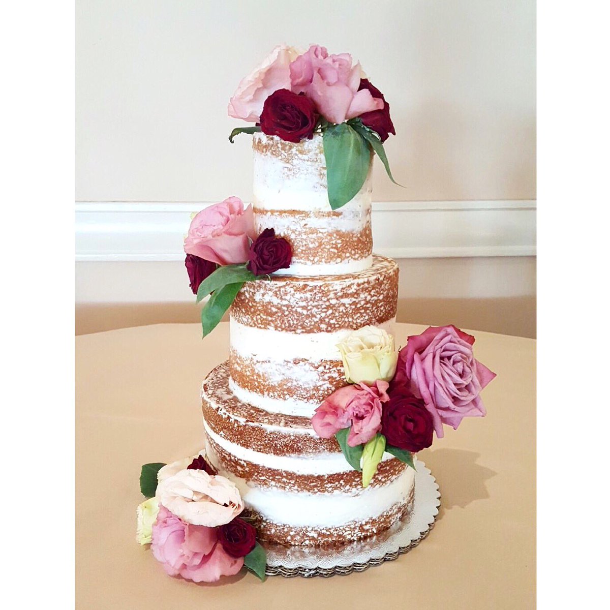 hapacupcakes's tweet photo. Naked wedding cakes😍 #hapaweddings #hapacupcakes #hapacakes https://t.co/szybQ58HQm