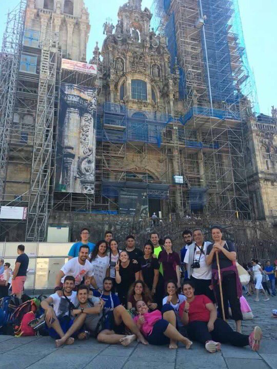 El Grupo Joven de <a href="/SoberanoJerez/">Hdad. Soberano Poder</a> ha finalizado el curso cofrade con una peregrinación a Santiago de Compostela.