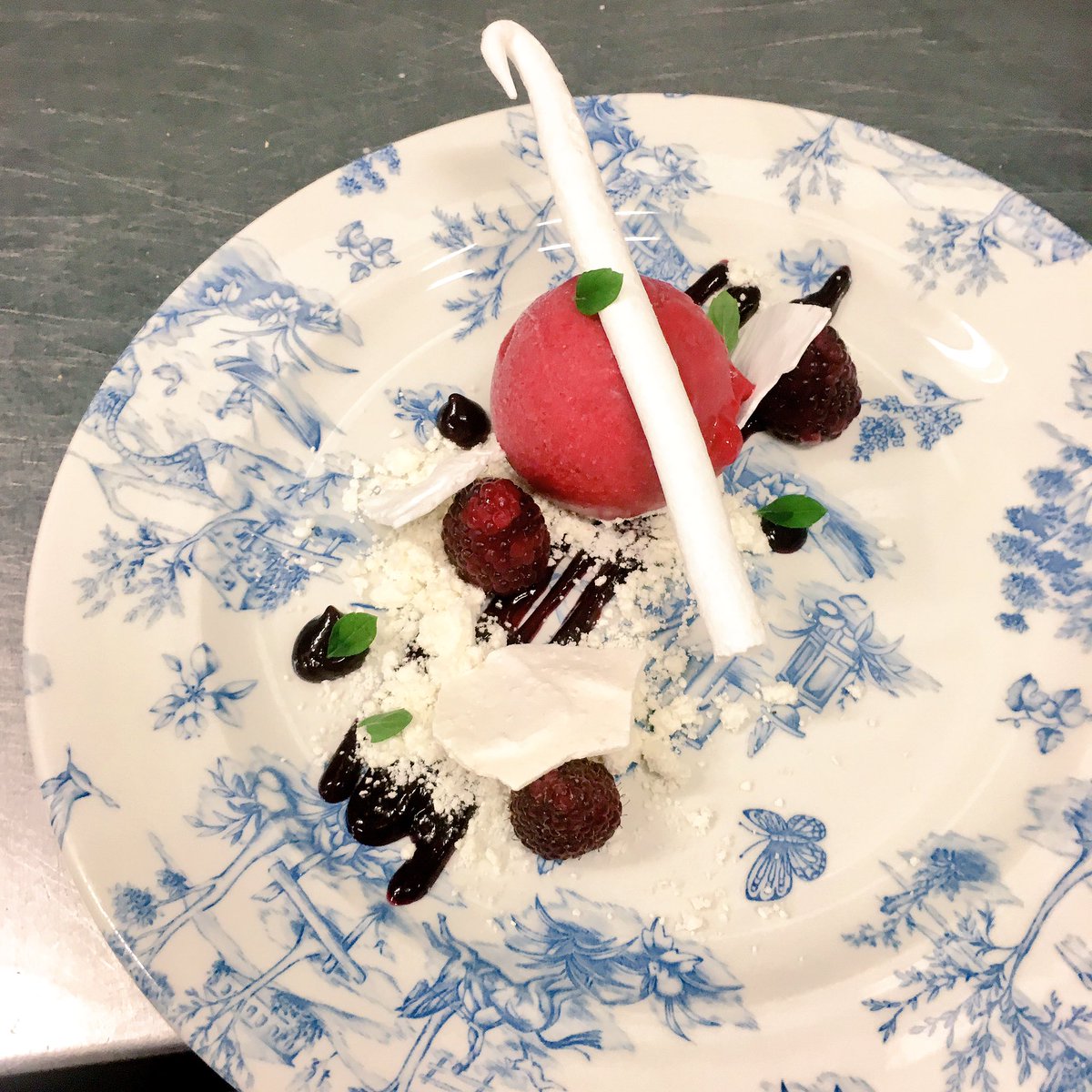 theprochefonial's tweet image. Raspberry sorbet, glazed raspberries, black pepper and lemon balm meringues @Moloughneys