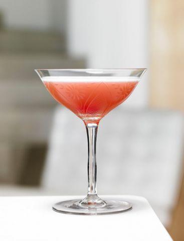 MIXOLOGYacademy's tweet photo. How many of you know this actress/cocktail? @MsMaryPickford 

#Cocktail's Recipe: https://t.co/DqOd0vwRg6 https://t.co/ccRMHvbZly