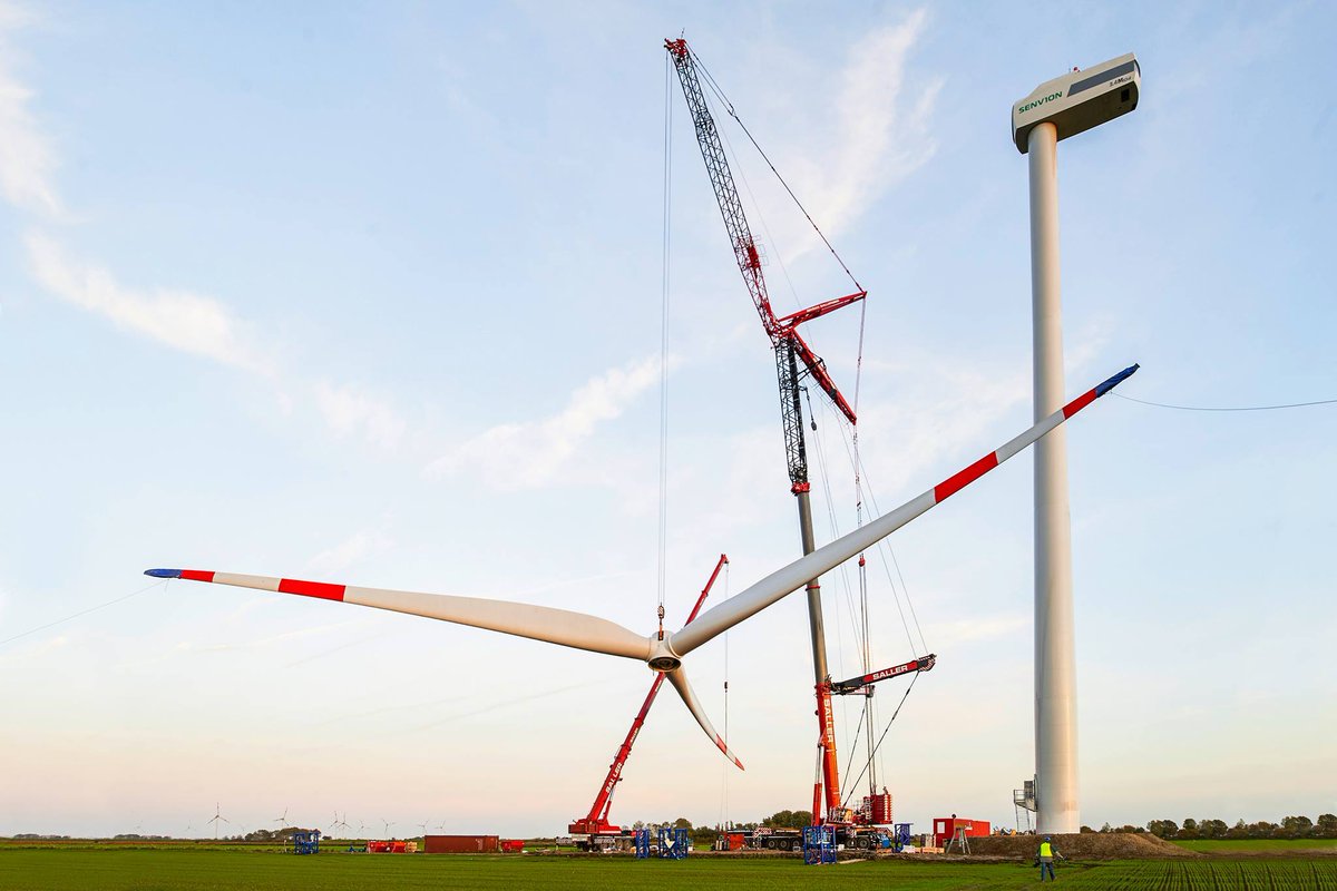awrf's tweet photo. Check out this LTM 1750-9.1 lifting a 67 ton rotor star. Whatever you may be lifting today, stay safe out there! https://t.co/6vsBcBpU5S