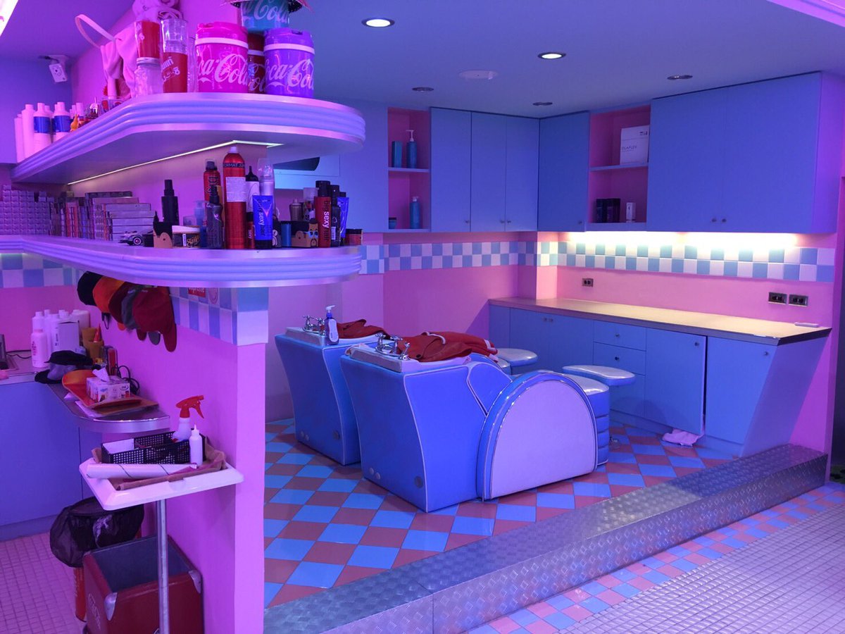 Wm House Bkk曼谷民宿on Twitter 泰国现在很流行美式硬派剪发这家内装彷佛有电影 回到未来 某些场景的fu 小雪我做整体造型10多年 这是我个人相当推荐的曼谷理发店smile Club Bts Ekkamai 1号出口步行15分 Ekkamai10巷口左手边可看到