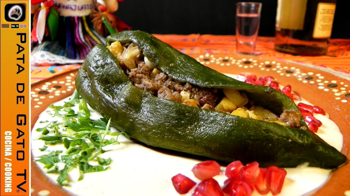PataDeGatoTV's tweet photo. A4 #MexChat: Salsas and chiles! Mexican cuisine is hotter than #summer ;D https://t.co/73K1FtCsY6 #Mexico #recipes https://t.co/nBnrv9PZSt