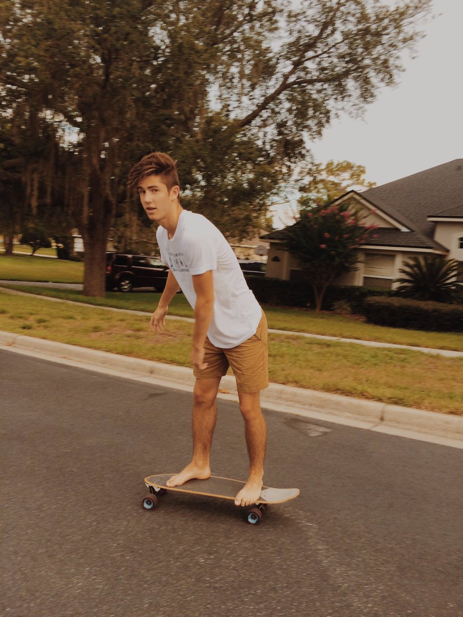 LiveALittle_co's tweet photo. Our boy Aaron livin' a little retro in our white/blue floral shirt. #retro #livalittle #florida #VSCO #clothing #lal https://t.co/d6I7NWqY1i