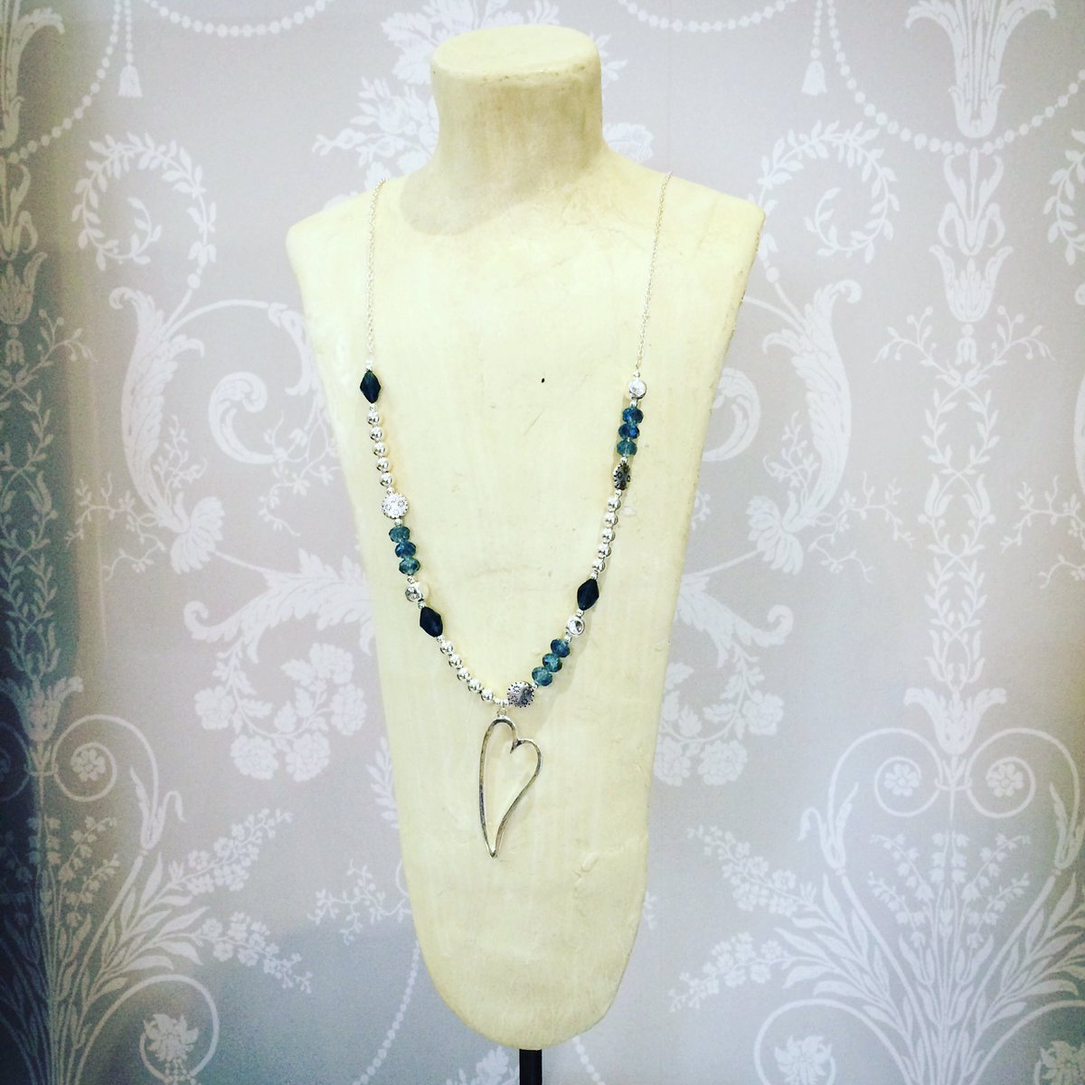 BarocNeath's tweet image. Love this handmade Josephine heart necklace by clementine jewellery | #handmade #necklace #baroc #heartnecklace