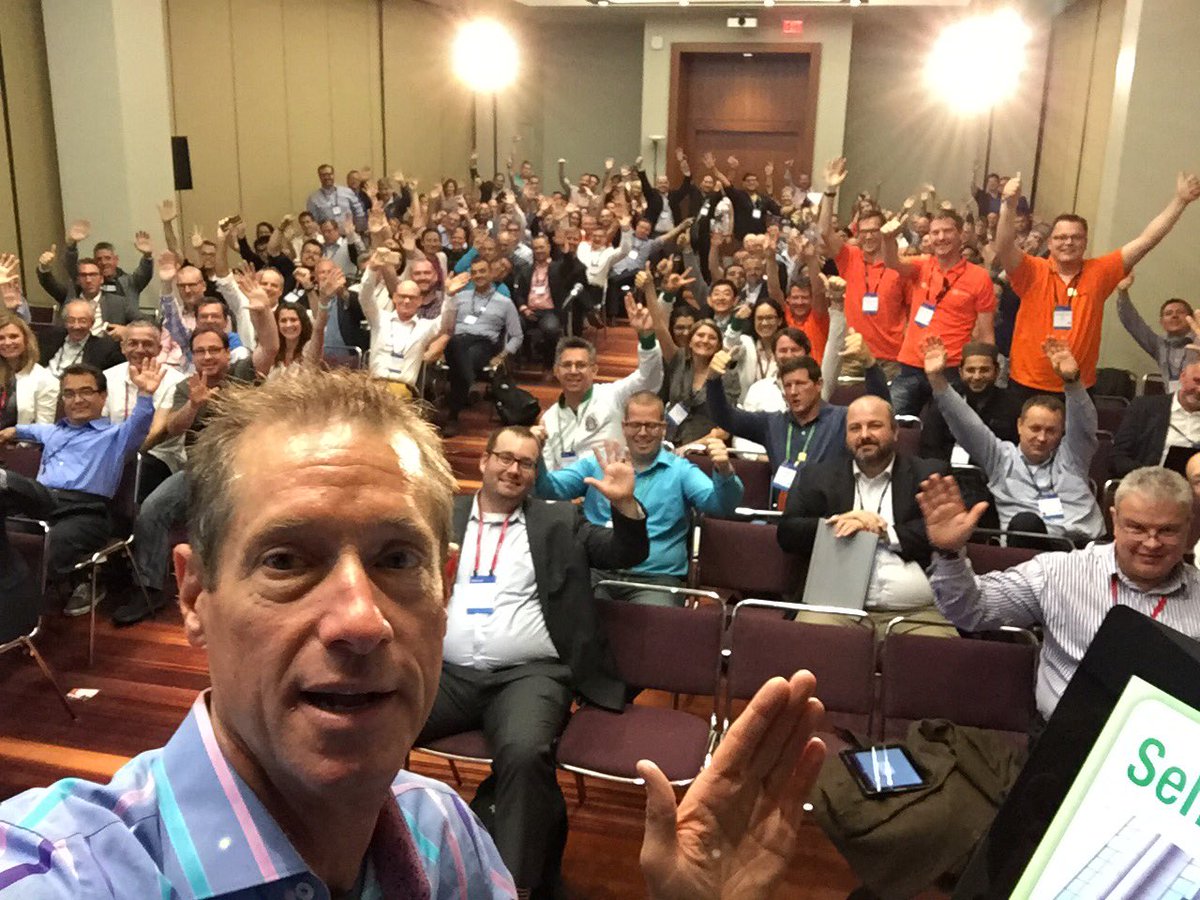 Discussing the real-time convergence of marketing &amp; sales at Microsoft #WPC16 (!!)