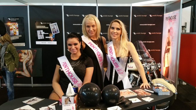 Watch Julia Pink's leaked NSFW photo on TwXstars