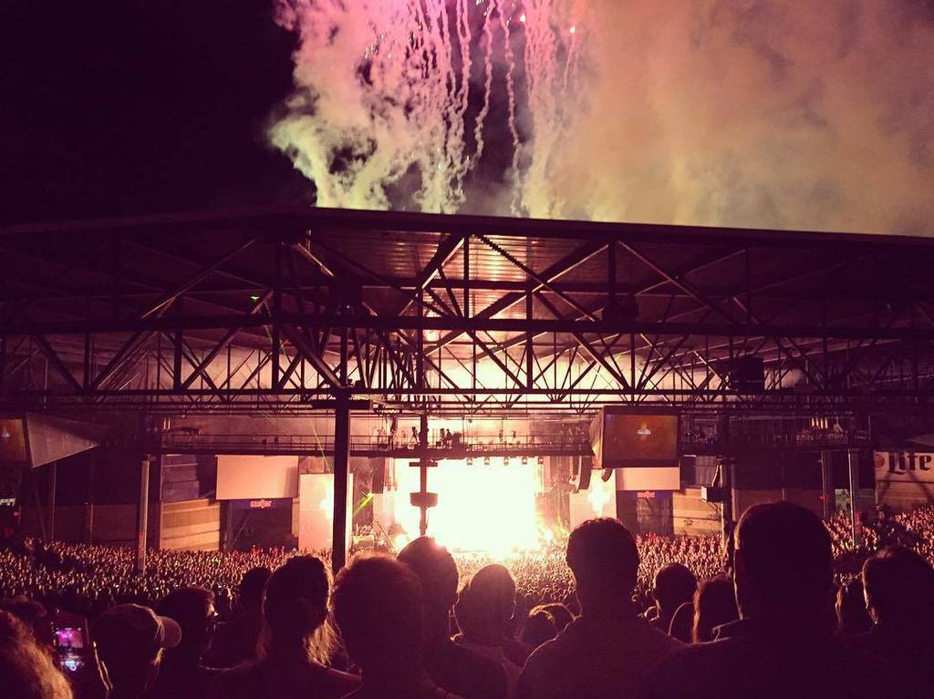 The Cavewives tweet media