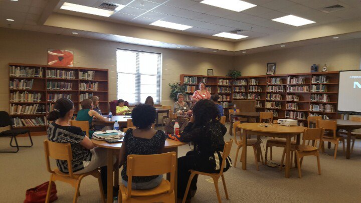 KilgosClass's tweet photo. Kindergarten Q/A taking place in library left now #edcampconnect https://t.co/Z1Cj62nmWR