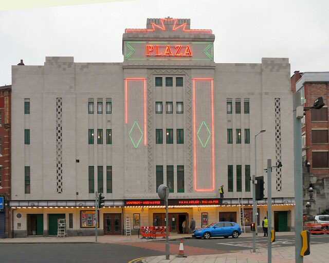 ManchesterDose's tweet photo. They ❤️ Stockport. @BlossomsBand will be playing at The Plaza at midnight on the day their album is released https://t.co/UKDXyC7owS