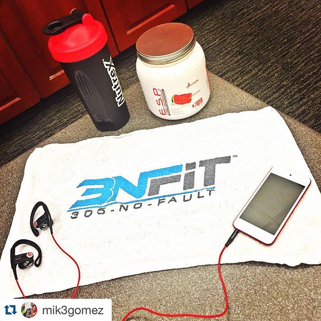 3nfit's tweet photo. #Repost @mik3gomez ・・・
Promoting my team #3NFit #305NoFault #3NF #Fitness #BeatsByDre #iPodRed https://t.co/8KfjUxJvxD