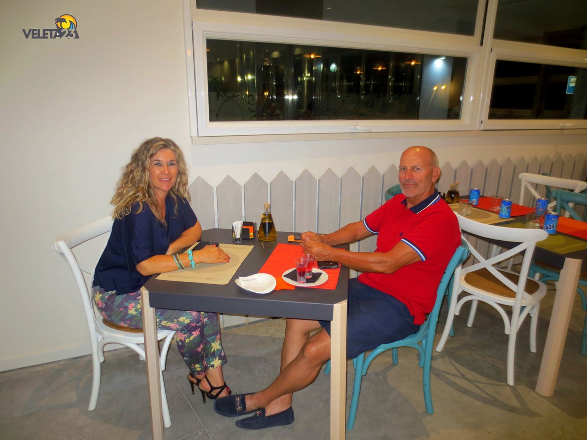 Este fin de semana hemos tenido muy buena acogida. Gracias a todos vosotros. Mas fotos en:
facebook.com/veleta23/