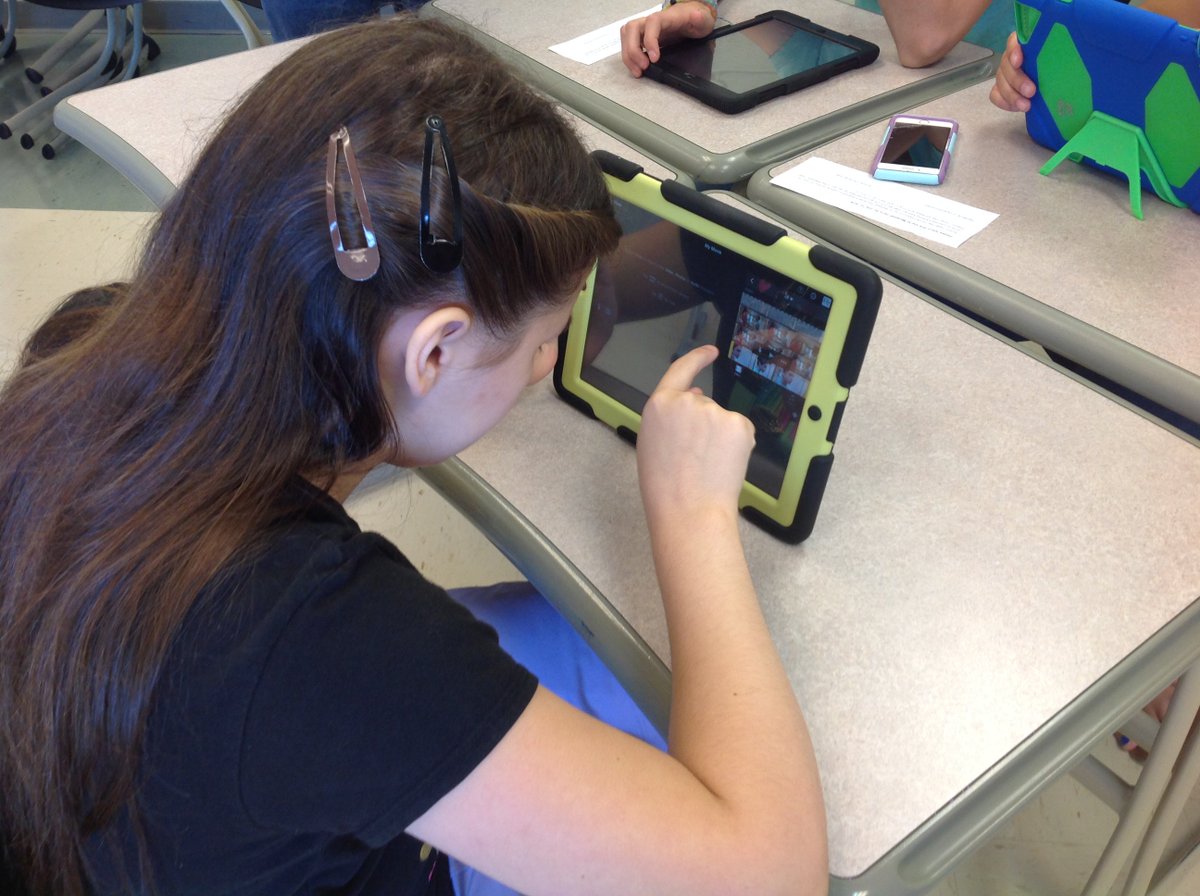 PCPS2S's tweet photo. Students learn the basics of shooting and editing an interview. #PCVVHC https://t.co/EqEKLWOzfd