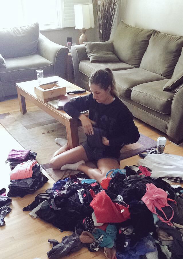 air_canada1's tweet image. Fun fact Monday: I pay my roommate to fold my laundry because I hate it so much #CheapService #