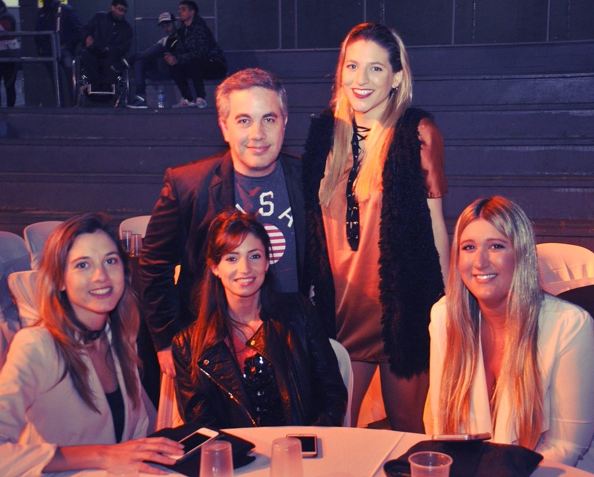 CarlosTerpo's tweet photo. @FarjatMarian @yasgarciafarjat @miipalaciosm @marvenancio que lindo grupete!!! #noche #evento #vip🎉🎉😉🍀📷 https://t.co/79PikEEiPL