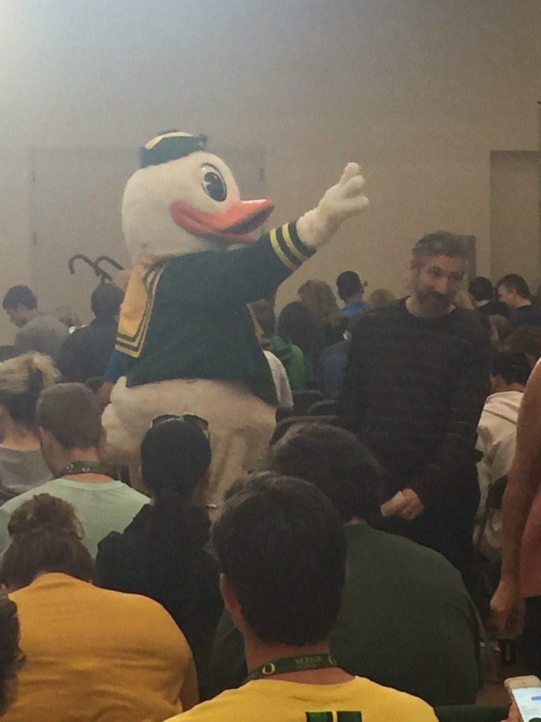 .<a href="/UOorientation/">UO Orientation</a> Our newest freshmen?? Not quite, but the Duck was out to greet our new Ducks! #GoDucks #CallMeADuck