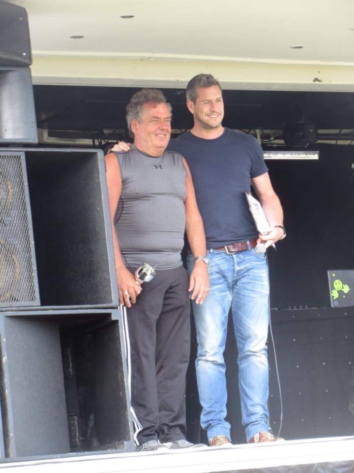 NewMini's tweet photo. @AntAnstead and Mark Herbert getting his Winners Trophy at #MiniWorldLive..... https://t.co/W2of1kEpo5