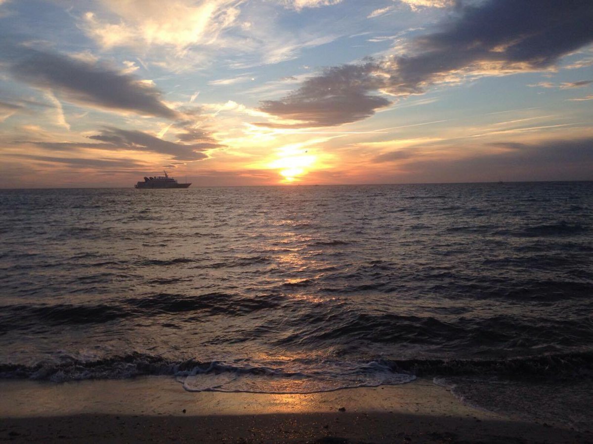 ibizarocks's tweet photo. Always one of the best sunsets in the world. #ibiza https://t.co/GJ2H1bbrAZ