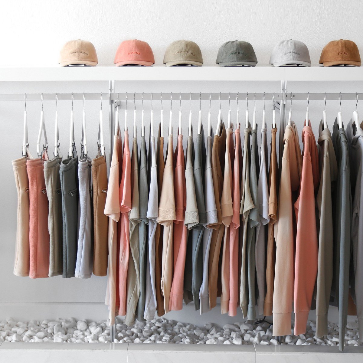 knyew's tweet photo. Muted Tones... | #Knyew #MutedSummer https://t.co/srvv51hVmJ