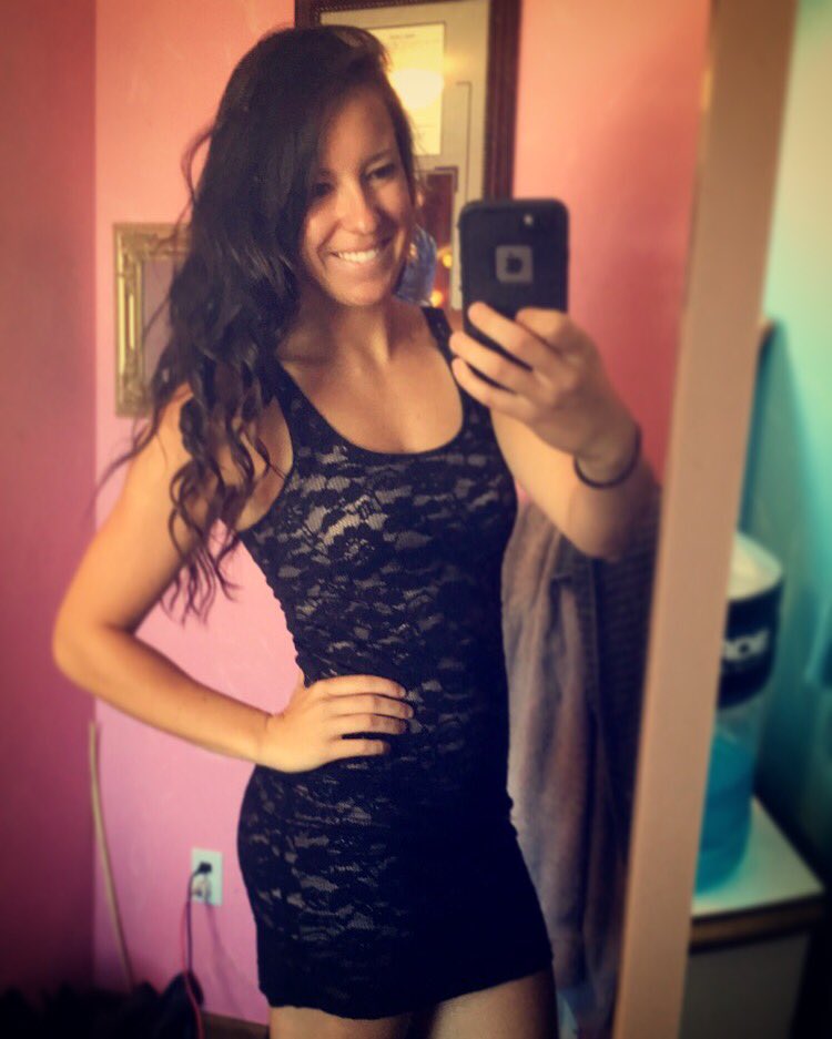 Britt_Jill_'s tweet photo. I actually dressed up this weekend 💁🏻 #selfie #weddingseason https://t.co/UDetPqwNjI