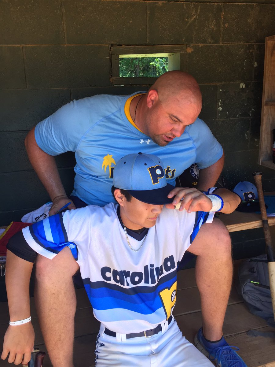 CarProspects's tweet photo. A little ❤️ between @IStayLukeWarm and @Ole_Schnitzel! #MBBros #loveyoulongtime #ProspectsNation https://t.co/SUZqxVRPeW