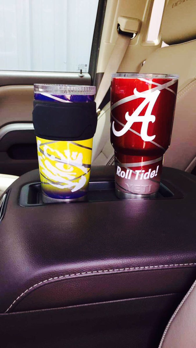 ThibodeauxTyler's tweet photo. Two cups I painted today‼️ #lsu #Alabama #Tigers #RollTide #Yeti #litcooler #littumbler https://t.co/CZjvJ0m4ll
