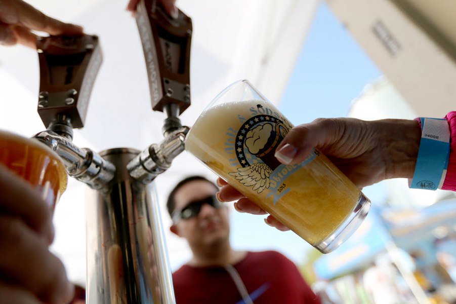 tineywristwatch's tweet image. D-FW breweries bring home 12 medals from U.S. Open Beer Competition #craftbeer | @guidelive guidelive.com/craft-beer/201…