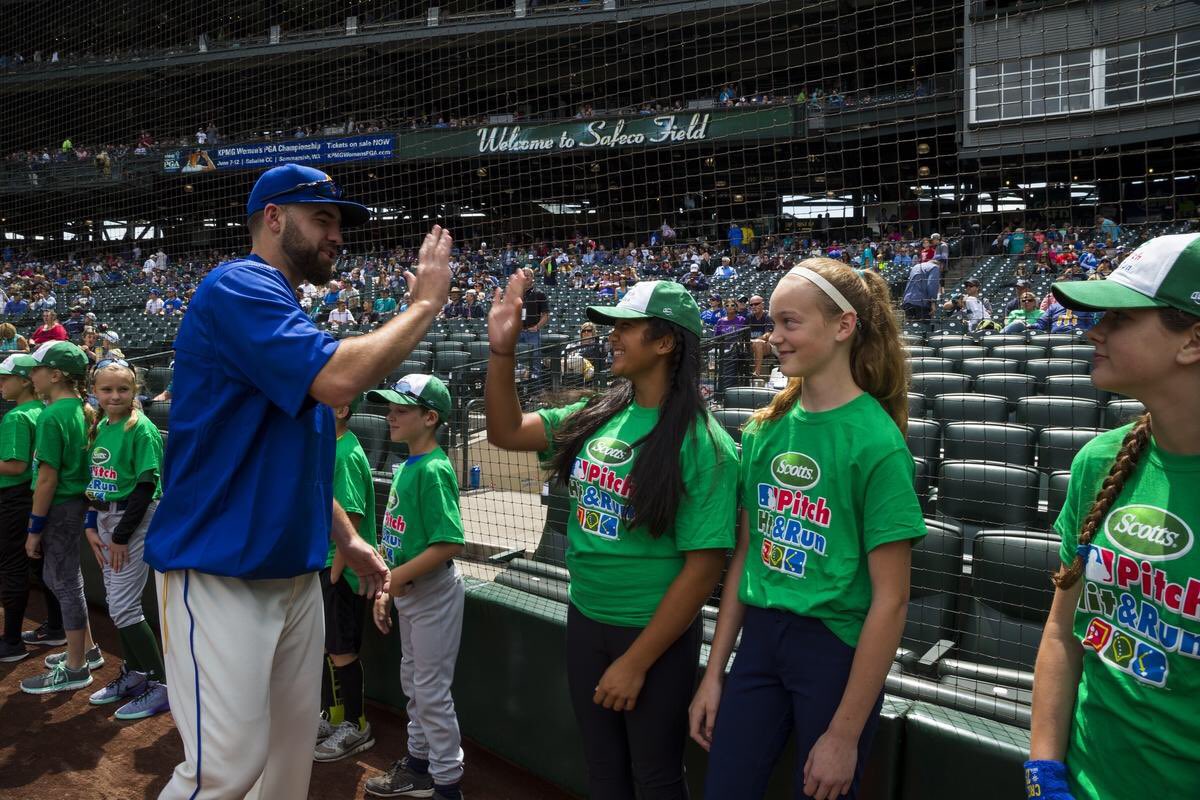 NathanKarns's tweet photo. Best of luck Kaiea Higa! #PitchHit&Run https://t.co/ODP6gJOfFt