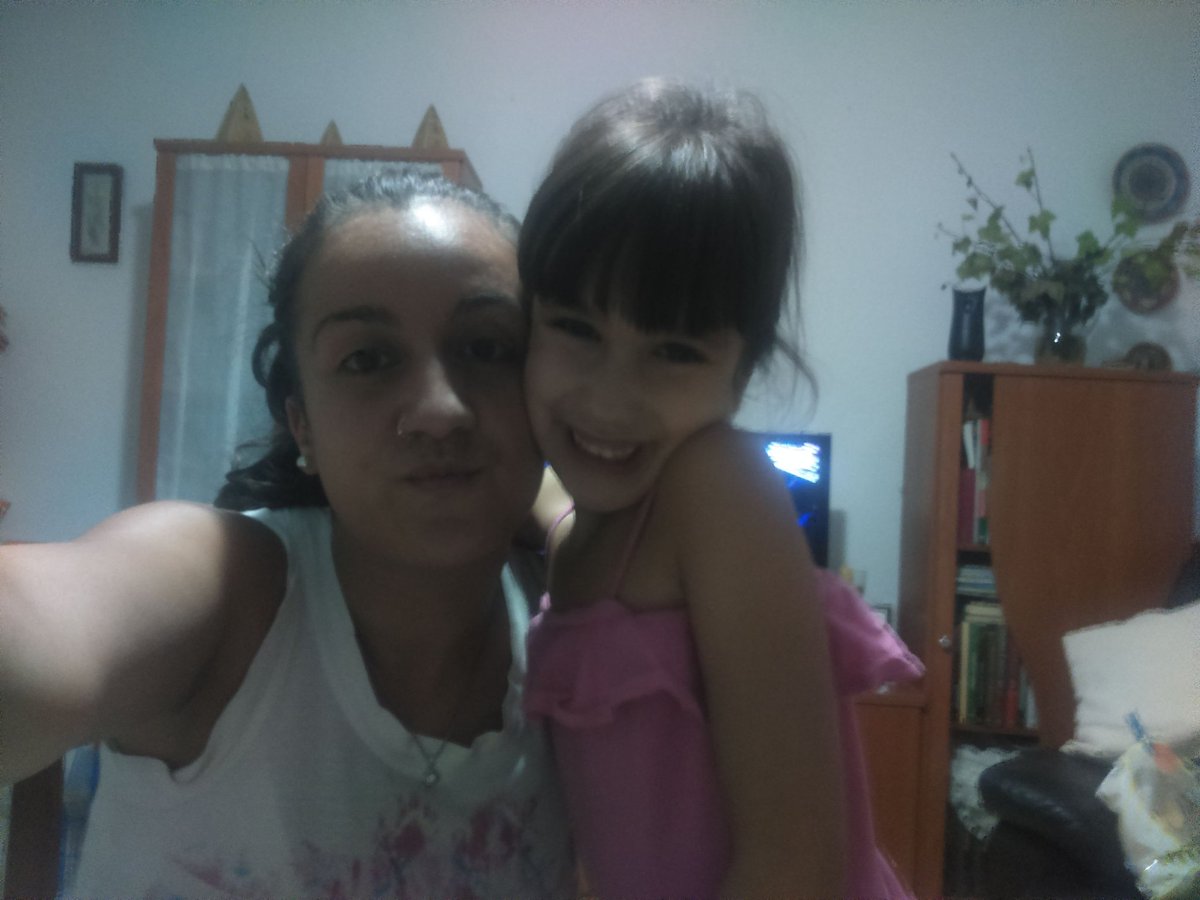 AinhoaEgeaA's tweet photo. En buena compañía,  con lo más bonito 😍 https://t.co/e25BtKh6cv