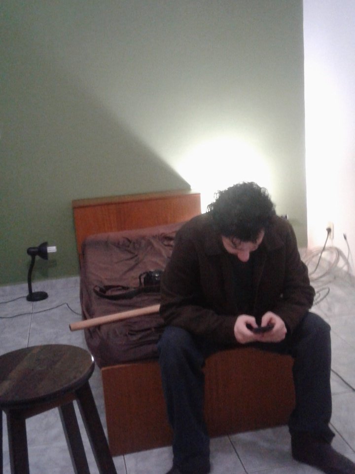 bandapihaters's tweet photo. Felipe se concentrando no cenário final de Emanuelly !  Ultimas cenas no gatilho! #emanuelly #rocknroll https://t.co/8bDarndEnZ