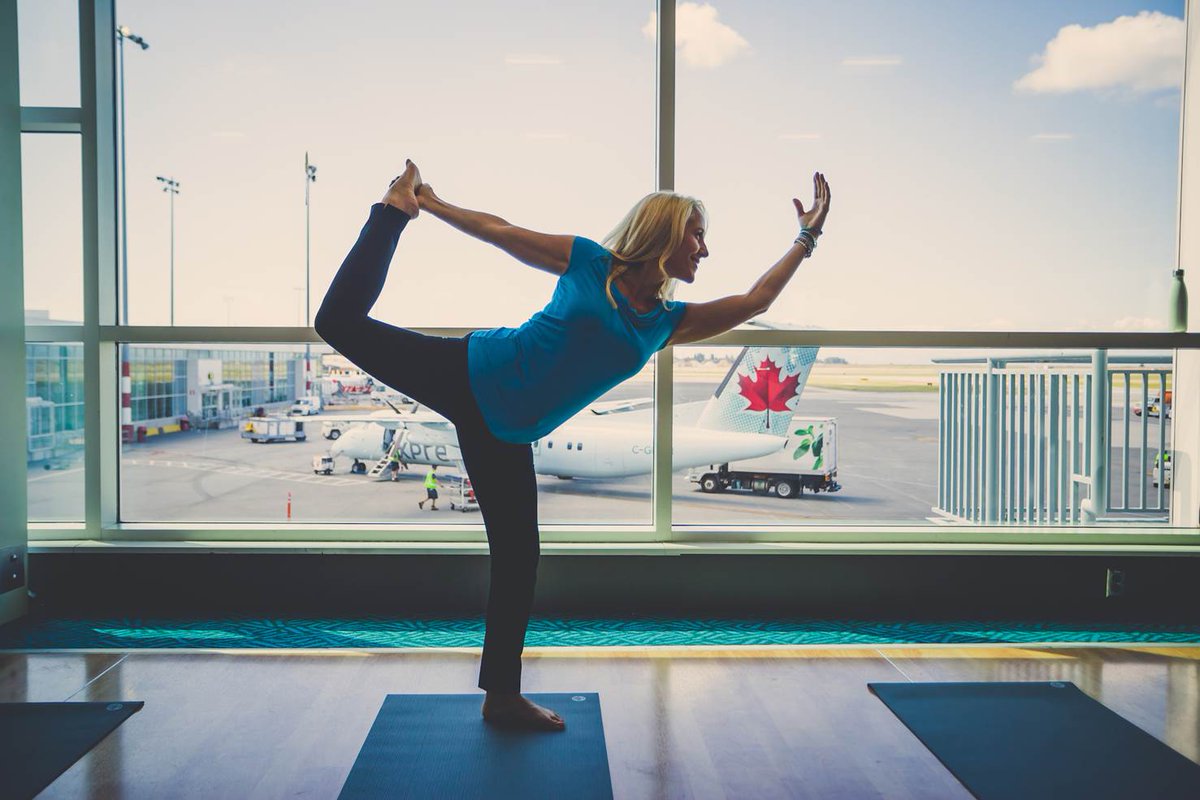 YVR is now offering free yoga during #TakeOffFridays for Domestic Passengers by Gate 46. ow.ly/BeN33028Tt3