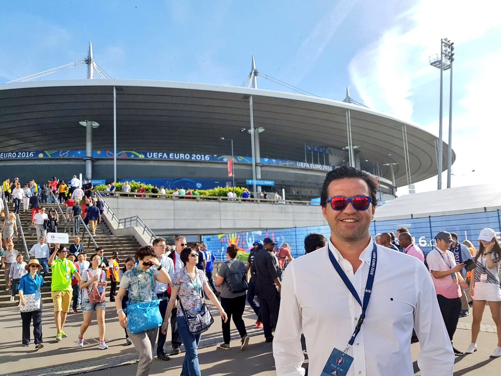 Jornada increíble viendo la final de la @uefaeuro en París! @FutbolEmotionES #FutbolEmotion