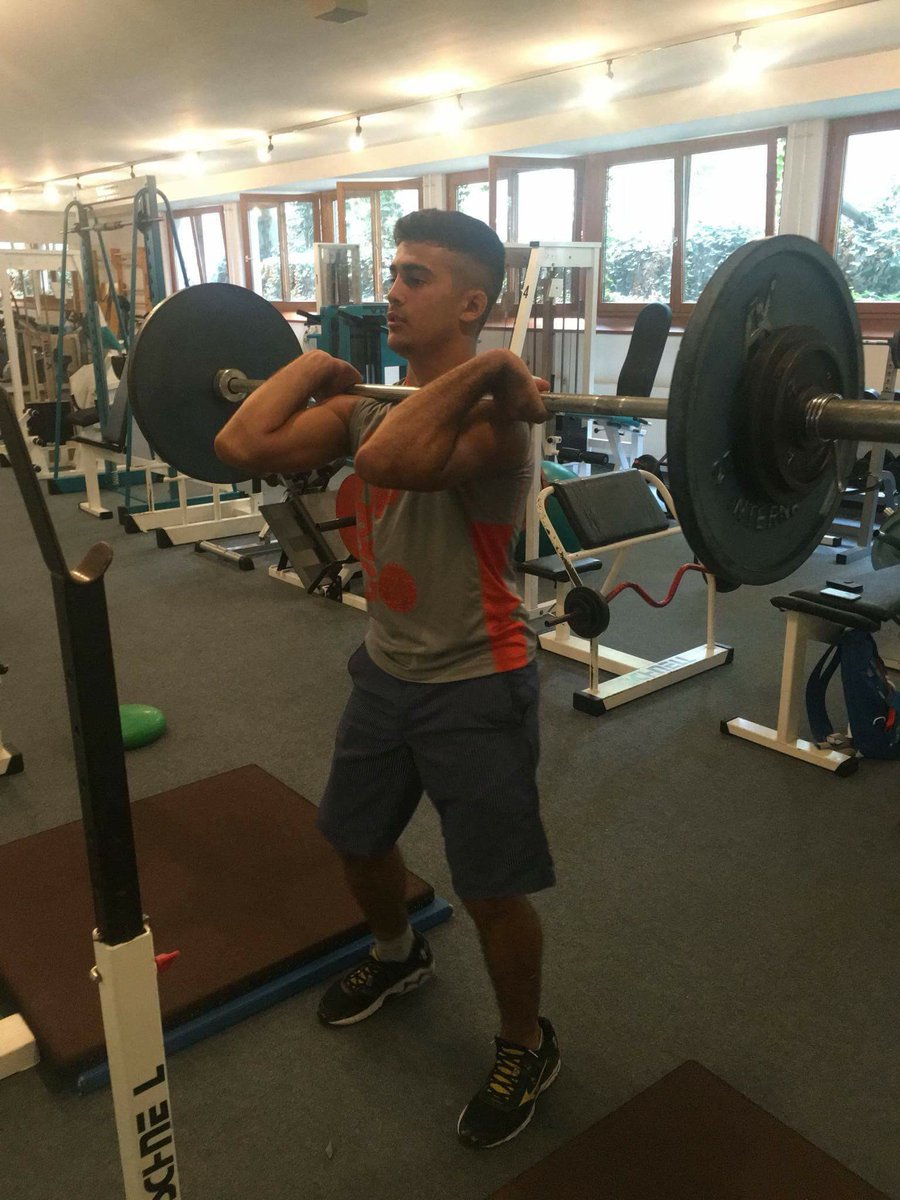 Un poco de entrenamiento con pesas. Recuperando la fuerza otra vez y pronto regreso al tatami