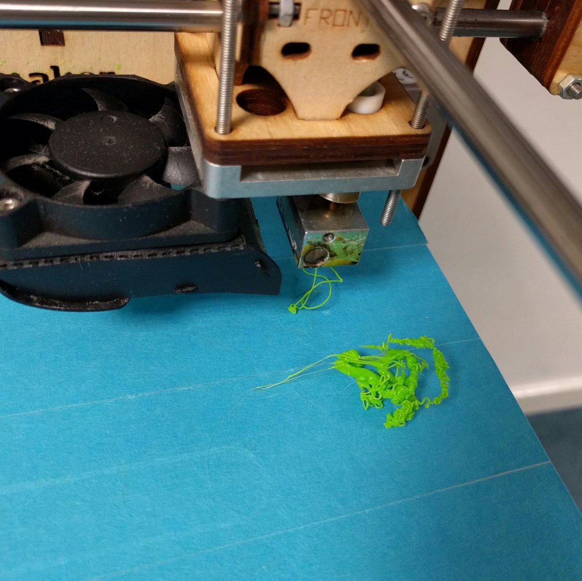 benhorn_'s tweet image. I looked away for 2 minutes... #FailedPrint @prestonhack