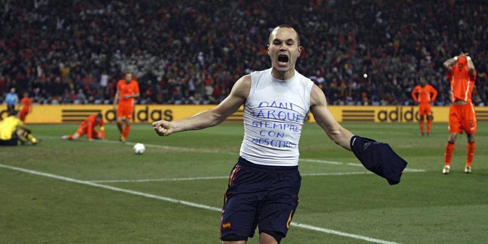 marca's tweet photo. #TalDíaComoHoy 6 años del gol de @andresiniesta8 que dio a la @SeFutbol su primer Mundial https://t.co/5S3SPXzbXk https://t.co/0vGLpXVAXx